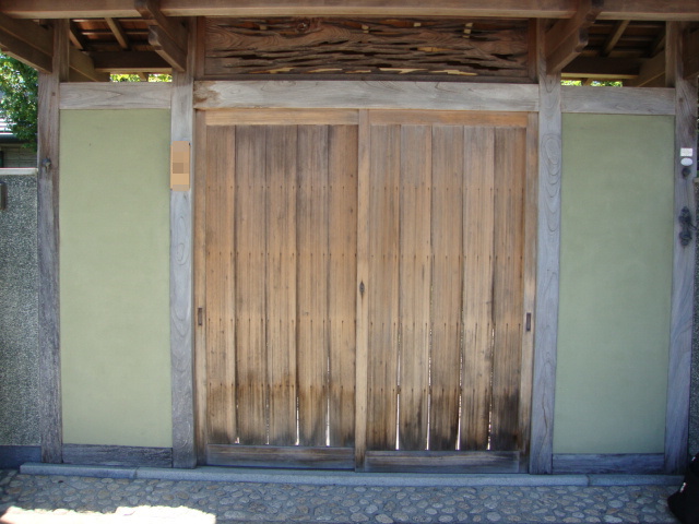 木製門扉修繕工事